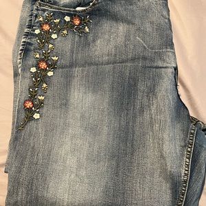 Avenue floral embellished Jeans